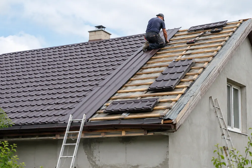 Поетапний ремонт покрівлі приватного будинку